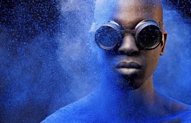 クールでアートな男性