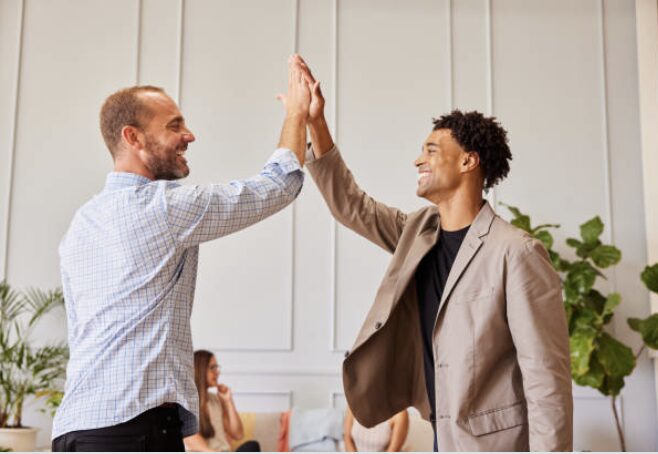 紹介キャンペーンを使って男友達でハイタッチ